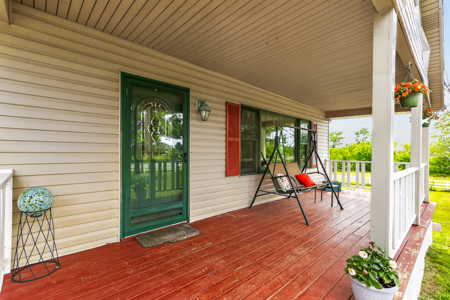 Country Home with Acreage and Shop Buildings Near KC - image 9