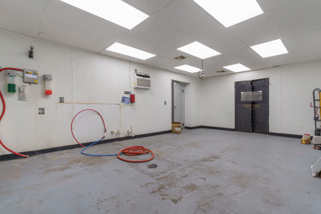 Commercial Property For Sale in Elk City, Oklahoma 73644 - image 9