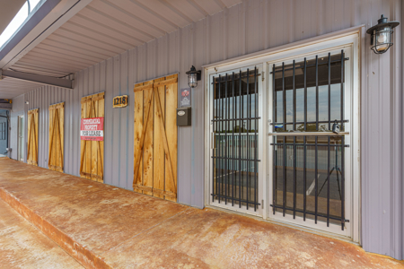 Commercial Property For Sale in Elk City, Oklahoma 73644 - image 4