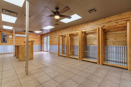 Commercial Property For Sale in Elk City, Oklahoma 73644 - image 8