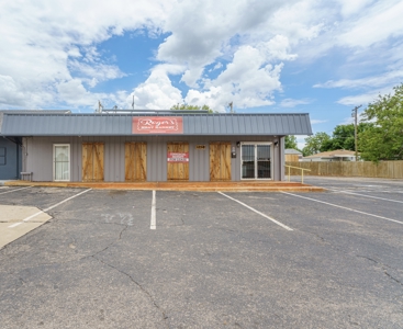 Commercial Property For Sale in Elk City, Oklahoma 73644 - image 1