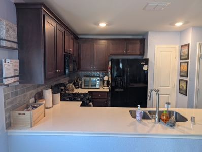 Beautiful Home in Established Neighborhood! - image 7