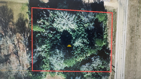 East Texas Residential Lot Located in Hooks Texas - image 1
