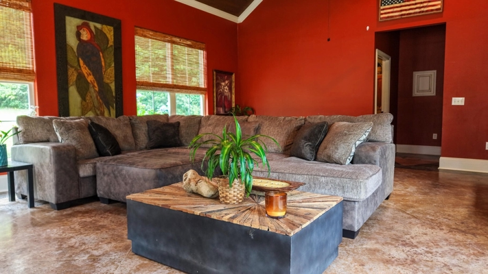 Custom Home on 3 Acres Near Laurel, MS