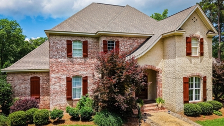 Custom Home on 3 Acres Near Laurel, MS - image 2