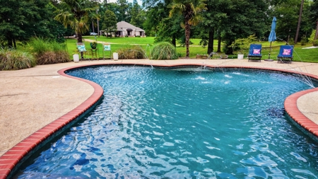 Custom Home on 3 Acres Near Laurel, MS - image 15