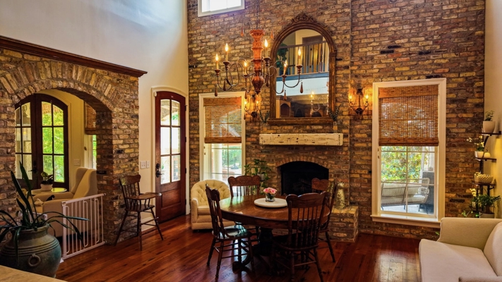 Custom Home on 3 Acres Near Laurel, MS