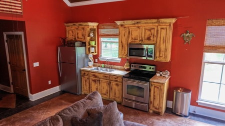 Custom Home on 3 Acres Near Laurel, MS - image 11