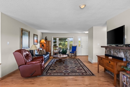 Equine Country Home For Sale in Wilsall, MT - image 11