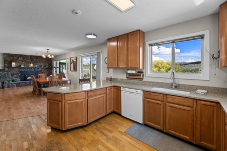 Equine Country Home For Sale in Wilsall, MT - image 7