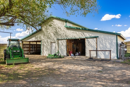 Equine Country Home For Sale in Wilsall, MT - image 39