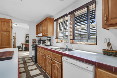 Country home for sale with acreage in Colorado - image 12