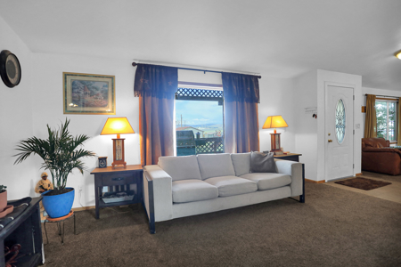Country home for sale with acreage in Colorado - image 4