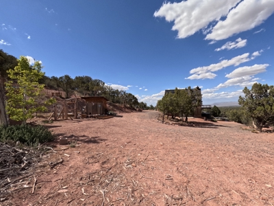 Off Grid Homestead with Amazing Views - image 31