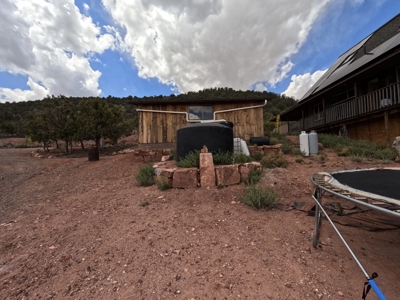 Off Grid Homestead with Amazing Views - image 33