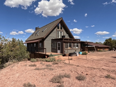 Off Grid Homestead with Amazing Views - image 27
