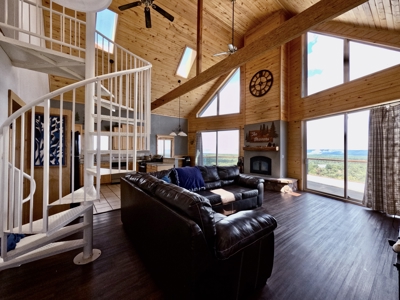 Off Grid Homestead with Amazing Views - image 2