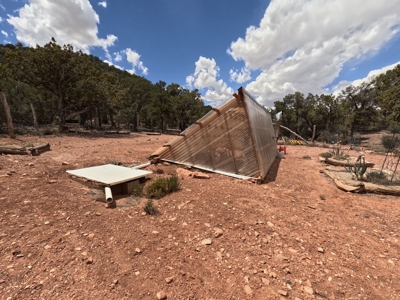 Off Grid Homestead with Amazing Views - image 34