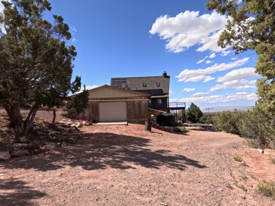 Off Grid Homestead with Amazing Views - image 25