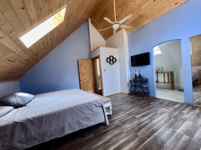 Off Grid Homestead with Amazing Views - image 18