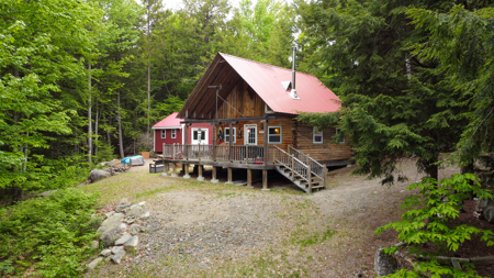 Cozy Lakefront Log Cabin - Lincoln, Maine - image 2