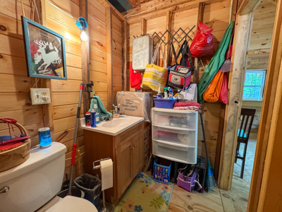 Cozy Lakefront Log Cabin - Lincoln, Maine - image 26