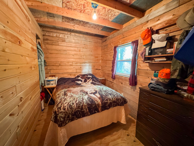 Cozy Lakefront Log Cabin - Lincoln, Maine - image 24