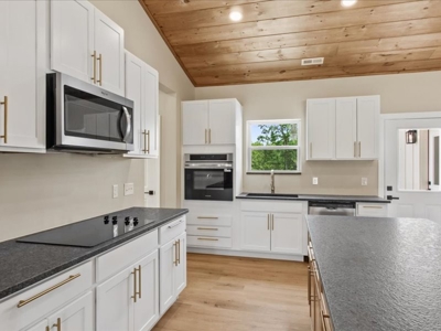Country Home for Sale in Lewis County, Tennessee - image 13
