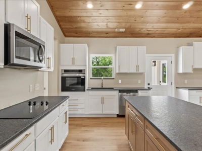 Country Home for Sale in Lewis County, Tennessee - image 15