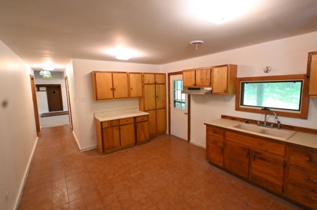 21-Acre Tennessee Log Home Premier Hunting Property in Linden, TN - image 10