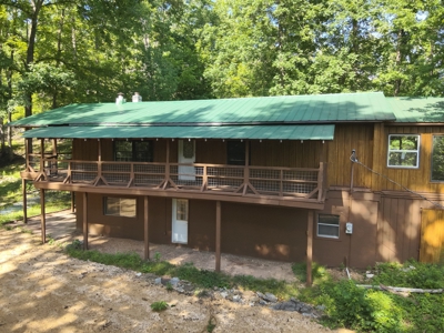 21-Acre Tennessee Log Home Premier Hunting Property in Linden, TN - image 1