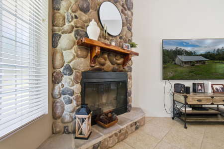 Beautiful Home on 5 Acres in O'Brien, Fl! - image 16