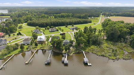 Bath Creek Beauty with Private Pier - image 21