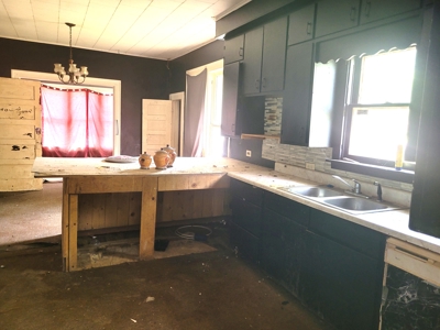 Historic Investment Home with Rental Potential in Deport TX - image 27