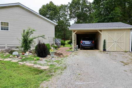 Country Home With Acreage Near Salem Arkansas - image 31
