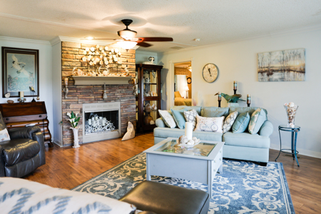 Country Home With Acreage Near Salem Arkansas - image 8