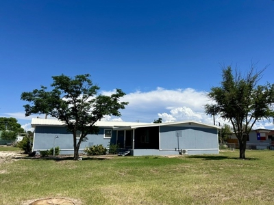 1304 N Fort Home For Sale Fort Stockton, TX 3 bedrooms 2 bath - image 2