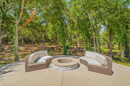 Custom-Built Country Retreat with Pool, Pool House, Theater Room - image 34