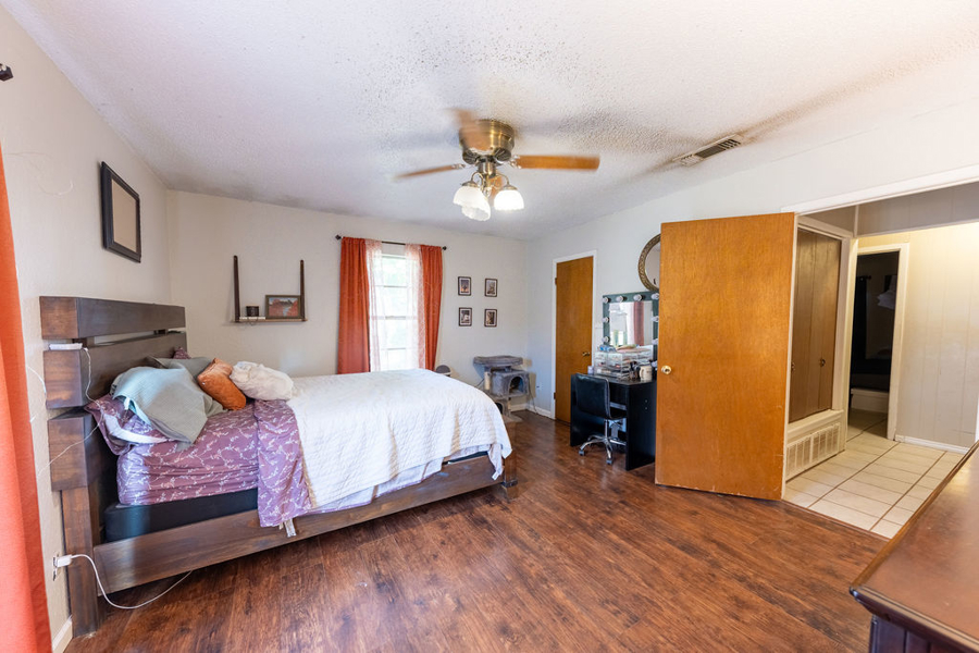 No Caption