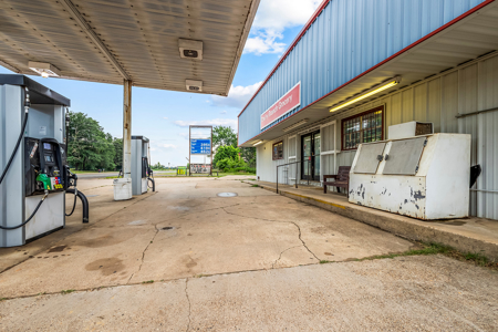Commercial Property with Highway Frontage for Sale in Naples, TX - image 2