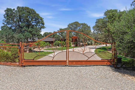Winters, California Country Properties with 2 Homes for Sale - image 4