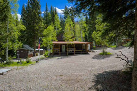 Colorado Mountain Hunting Retreat in Garfield County with Creek - image 1