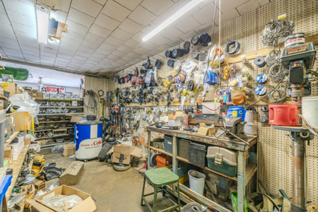 Versatile Building for Sale in Bradford, Tennessee - image 11