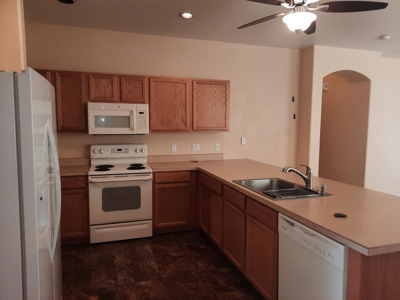 MOVE IN READY 3bed 2 bath well cared for home. - image 4