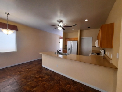 MOVE IN READY 3bed 2 bath well cared for home. - image 21