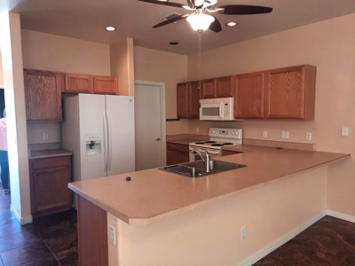 MOVE IN READY 3bed 2 bath well cared for home. - image 5