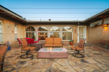 Hilltop Hacienda For Sale With Panoramic Views - image 7