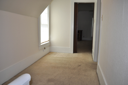 Charming 2-Bedroom Home with Detached 2-Car Garage in King City, - image 19