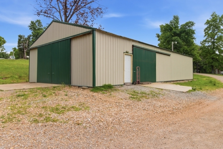 Income Producing Resort- 2 Homes and 5 Cabins Near Bull Shoal - image 43