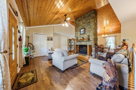 Country Home for Sale in Lewis County, Tennessee - image 3